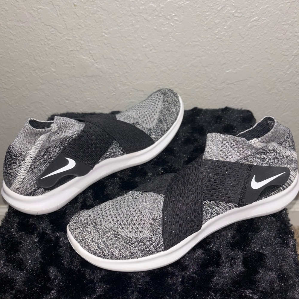 Nike Free Motion FlyKnit Running Shoes